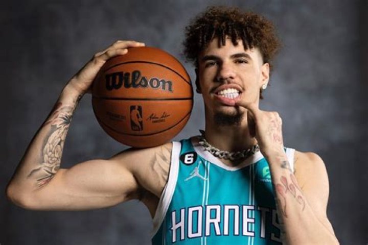 LaMelo Ball's height, salary, age, net worth, girlfriend, Instagram