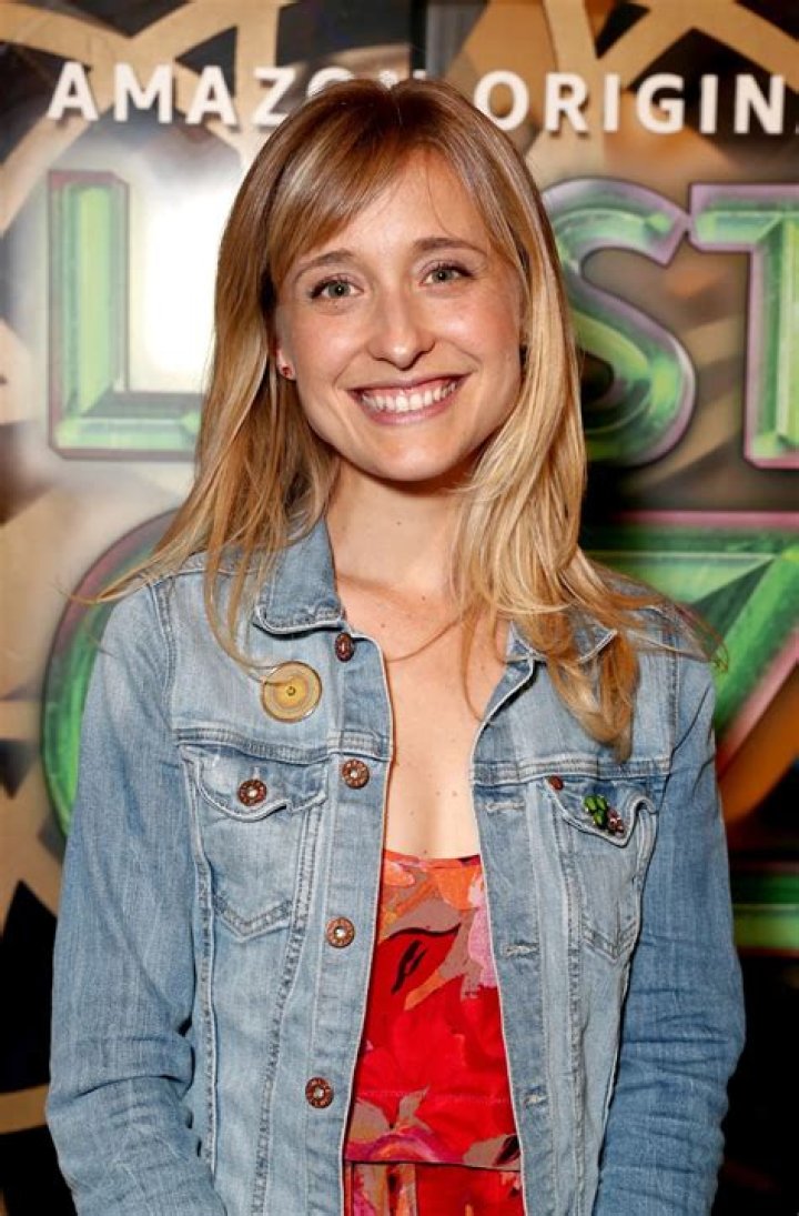 Who is Allison Mack's wife Nicki Clyne?
